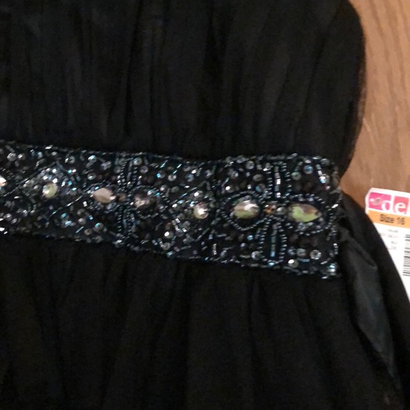 Homecoming dress - Picture 2 of 6